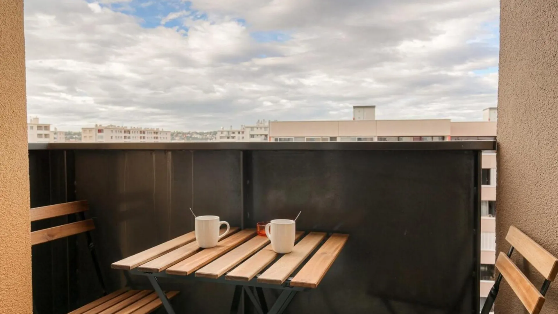 Cosy Et Calme Avec Parking Apartment Villeurbanne 0*,  France